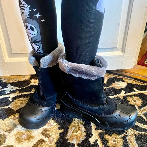 Waterproof Warm Winter Boots - Picture 2 of 8